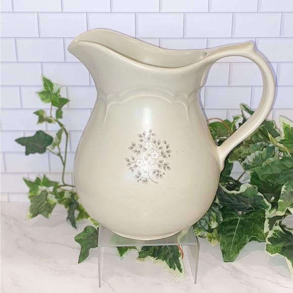 Pfaltzgraff Heirloom 2-Qt Handled Pitcher 416 - Picture 1 of 9